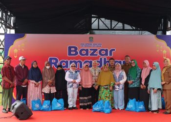 Aksi Wawali Harris Bobihoe Borong Takjil UMKM Dorong Pertumbuhan Ekonomi Kerakyatan