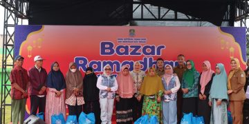 Aksi Wawali Harris Bobihoe Borong Takjil UMKM Dorong Pertumbuhan Ekonomi Kerakyatan