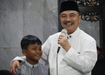 Momentum Tarawih Keliling, Wawali Harris Bobihoe Ajak Umat Makmurkan Masjid Dan Jaga Generasi Muda