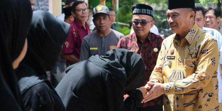 Wawali Harris Bobihoe Sampaikan Duka Mendalam Ke Keluarga Korban Ledakan SPBE Cimuning