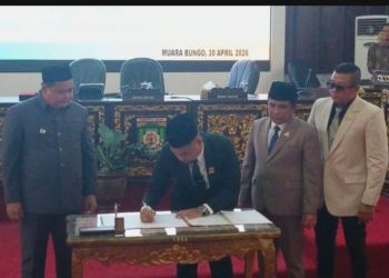 DPRD Kabupaten Bungo Sampaikan Rekomendasi LKPJ Bupati dalam Rapat Paripurna