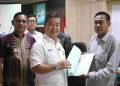 Dirjen Dukcapil dan Pemkab Bekasi Serahkan Dokumen Adminduk dan Santunan bagi Keluarga Korban KRL