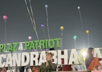 Balon Terbang Jadi Magnet Hiburan Akhir Pekan Warga di Plaza Patriot Chandrabhaga