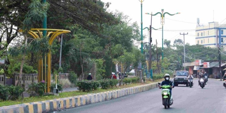 Terus Diperbaiki, Kemantapan Jalan Inspeksi Kalimalang Capai 85 Persen