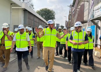 Antisipasi Musim Kemarau, Wali Kota Bekasi Lepas 11 Armada Water Trucking untuk Warga