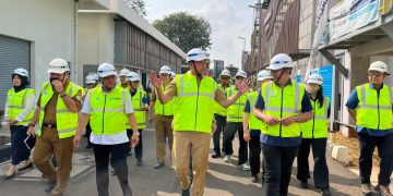 Antisipasi Musim Kemarau, Wali Kota Bekasi Lepas 11 Armada Water Trucking untuk Warga