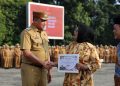 Wali Kota Serukan Peningkatkan Kinerja, Perkuat Sinergi dan Beri Apresiasi Berbagai Prestasi dimoment Apel Pagi