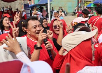 Momen HUT RI 81 Wawali Harris Bobihoe Hibur Emak-Emak Bojong Menteng