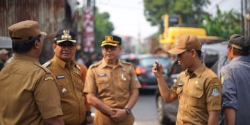 Pemerintah Kota Bekasi Tertibkan Bangunan Liar di Jalan Hankam Jatirahayu Kecamatan Pondok Melati