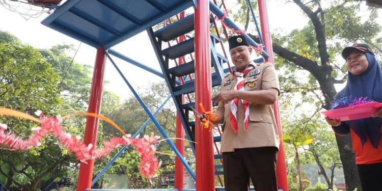 Wali Kota Bekasi Resmikan Flying Fox BPBD, Edukasi Kebencanaan Dikemas Makin Menarik