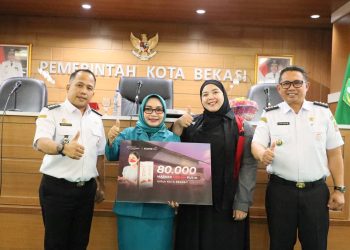 PKK Kota Bekasi Bagikan 80.000 Masker untuk Warga Kota Bekasi, Antisipasi Dampak Abu Vulkanik