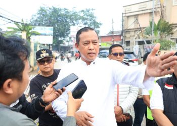 Erupsi Anak Krakatau Berdampak ke Bekasi, Tri Minta Perhatian Lebih untuk Anak dan Lansia  Abu Vulkanik Anak Gunung Krakatau Sampai Ke Bekasi, Tri Adhianto Minta Warga Tetap Tenang dan Waspada