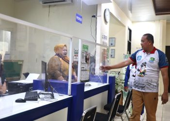 Aduan dimedia Sosial, Tri Adhianto Pastikan Pelayanan Disdukcapil Berjalan Optimal.