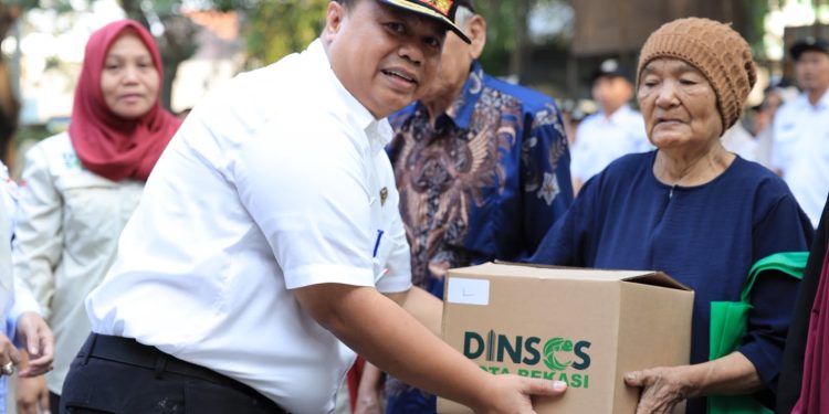 Dinsos Kota Bekasi Salurkan Permakanan Tahun 2026 bagi Anak, Lansia dan Penyandang Disabilitas di Bekasi Timur
