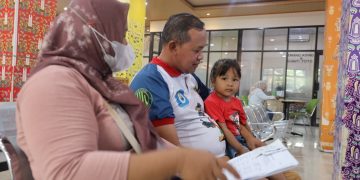 Wali Kota Bekasi: Ada Pungutan Tak Resmi, Laporkan! Kami Proses dan Ganti Dua Kali Lipat  Wali Kota Bekasi Buka Ruang Aduan Pungli, Laporan Terbukti Diganti Dua Kali Lipat