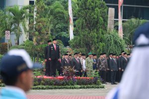 PHOTO 1 Pimpin Upacara Sumpah Pemuda ke-98, Tri Adhianto Ajak Pemuda Bekasi Jadi Generasi Patriotik dan Berempati