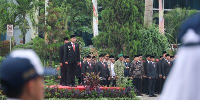 PHOTO 1 Pimpin Upacara Sumpah Pemuda ke-98, Tri Adhianto Ajak Pemuda Bekasi Jadi Generasi Patriotik dan Berempati