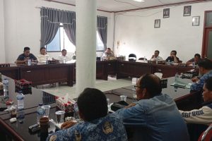 PHOTO DPRD Toba Gelar RDP soal Eks Konsesi PT TPL, Legalitas XPN-99 Jadi Sorotan