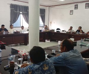 PHOTO DPRD Toba Gelar RDP soal Eks Konsesi PT TPL, Legalitas XPN-99 Jadi Sorotan