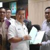 PHOTO Dirjen Dukcapil dan Pemkab Bekasi Serahkan